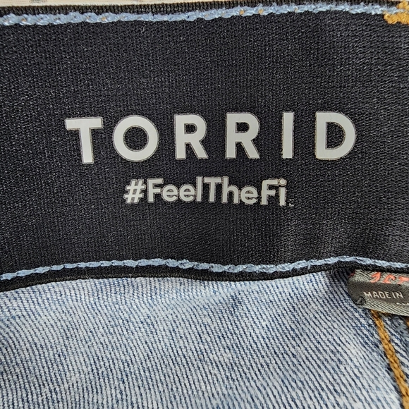 Torrid Bombshell Flare Jeans Light Wash Whisker Stretch 16T - Picture 13 of 16